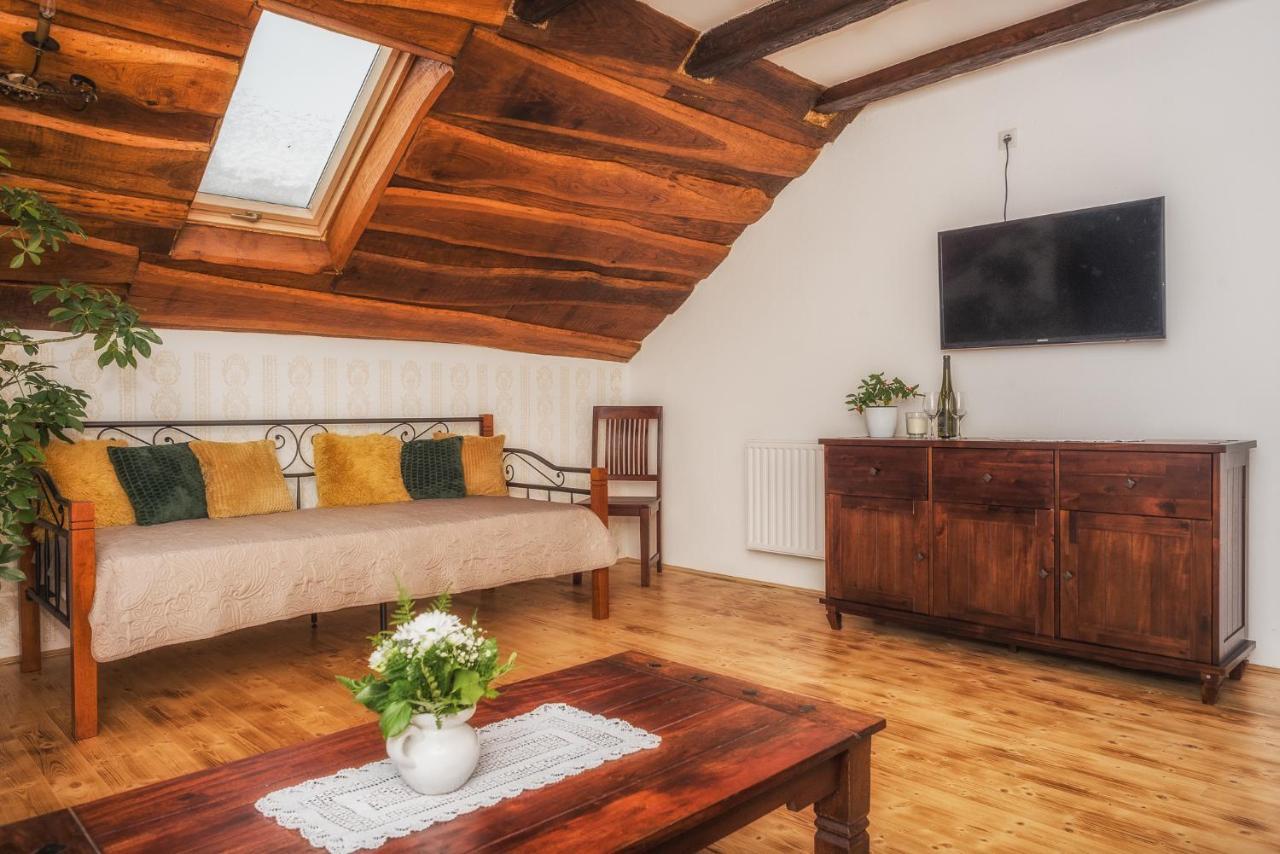 Tri Mudraca Inn Karanac Экстерьер фото