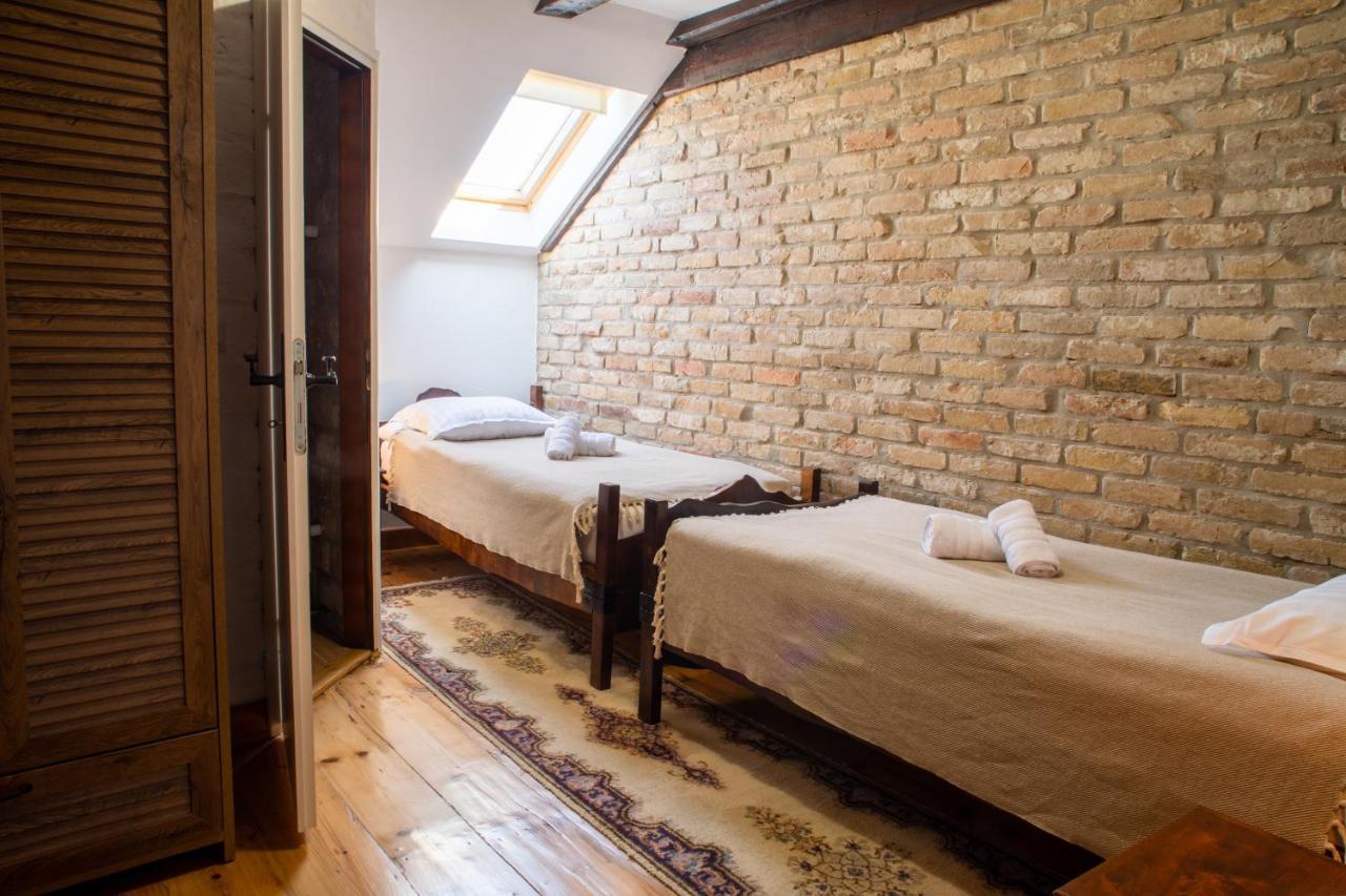 Tri Mudraca Inn Karanac Экстерьер фото