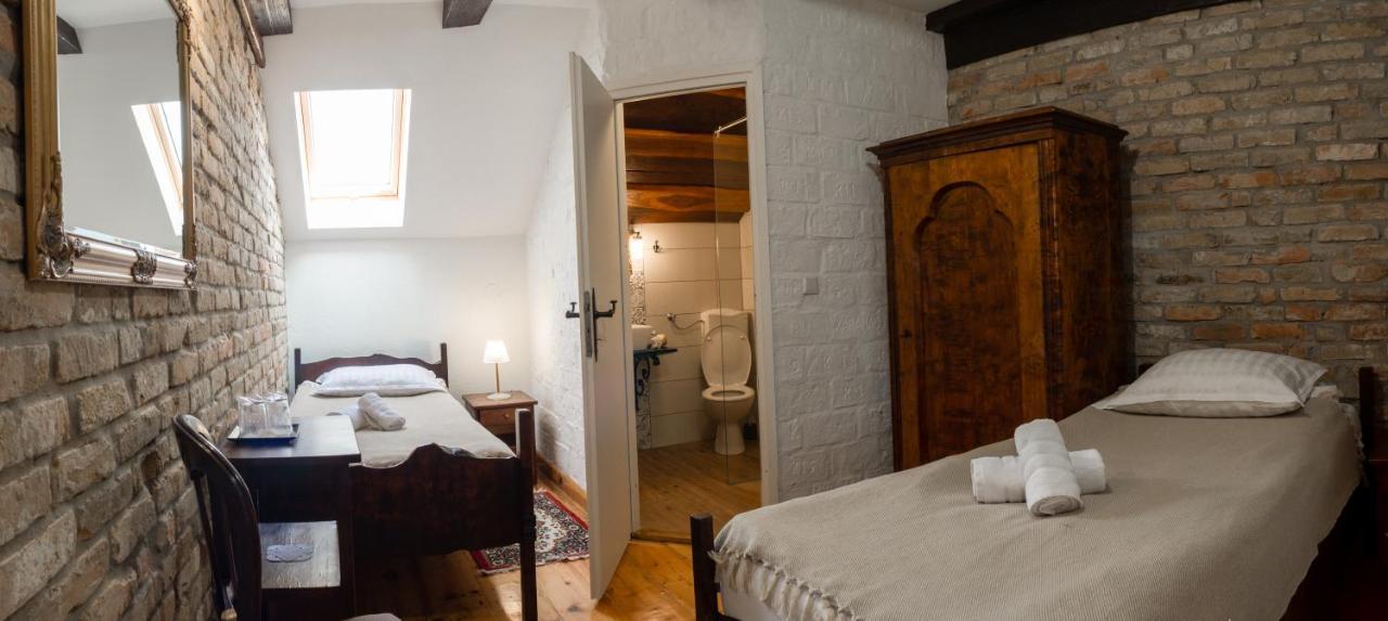 Tri Mudraca Inn Karanac Экстерьер фото